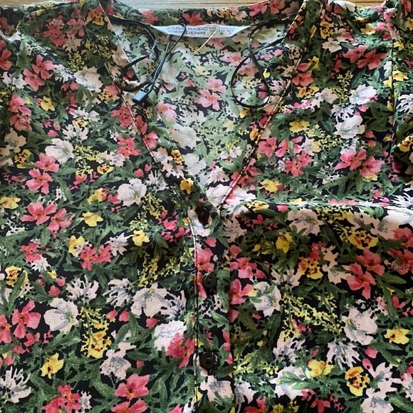 Zara floral flutter sleeve blouse - Picture 4 of 6